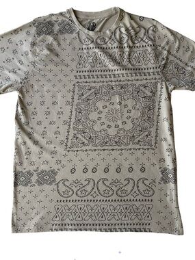 Vintage genes black Men's L Short-Sleeve Bandana Print Tee Beige short sleeves